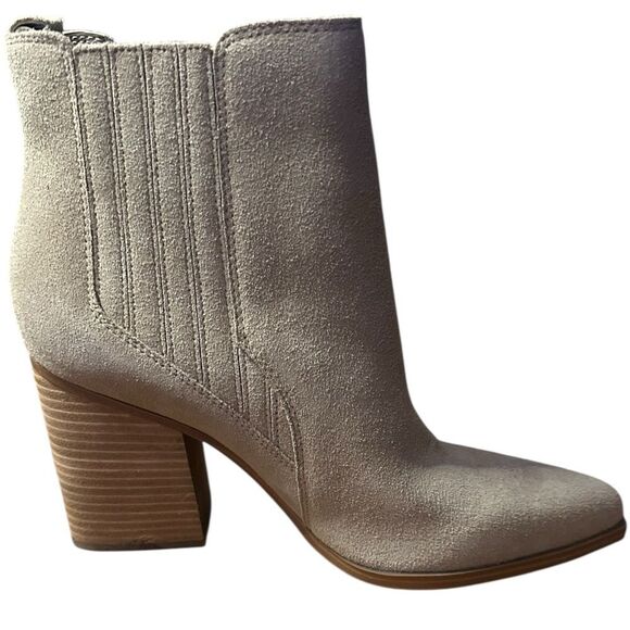 Marc Fisher Mayden SZ 10M Stretch Pointed toe Ankle Boots medium natural suede - Picture 1 of 10